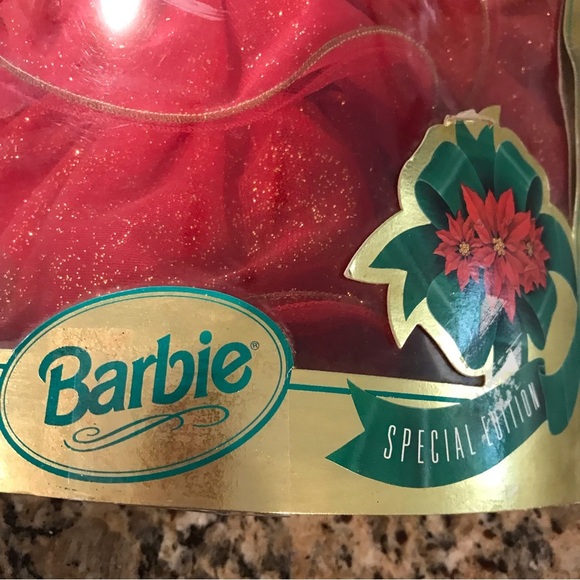 🎄Happy Holidays Hallmark Barbie Special Edition - Picture 5 of 11